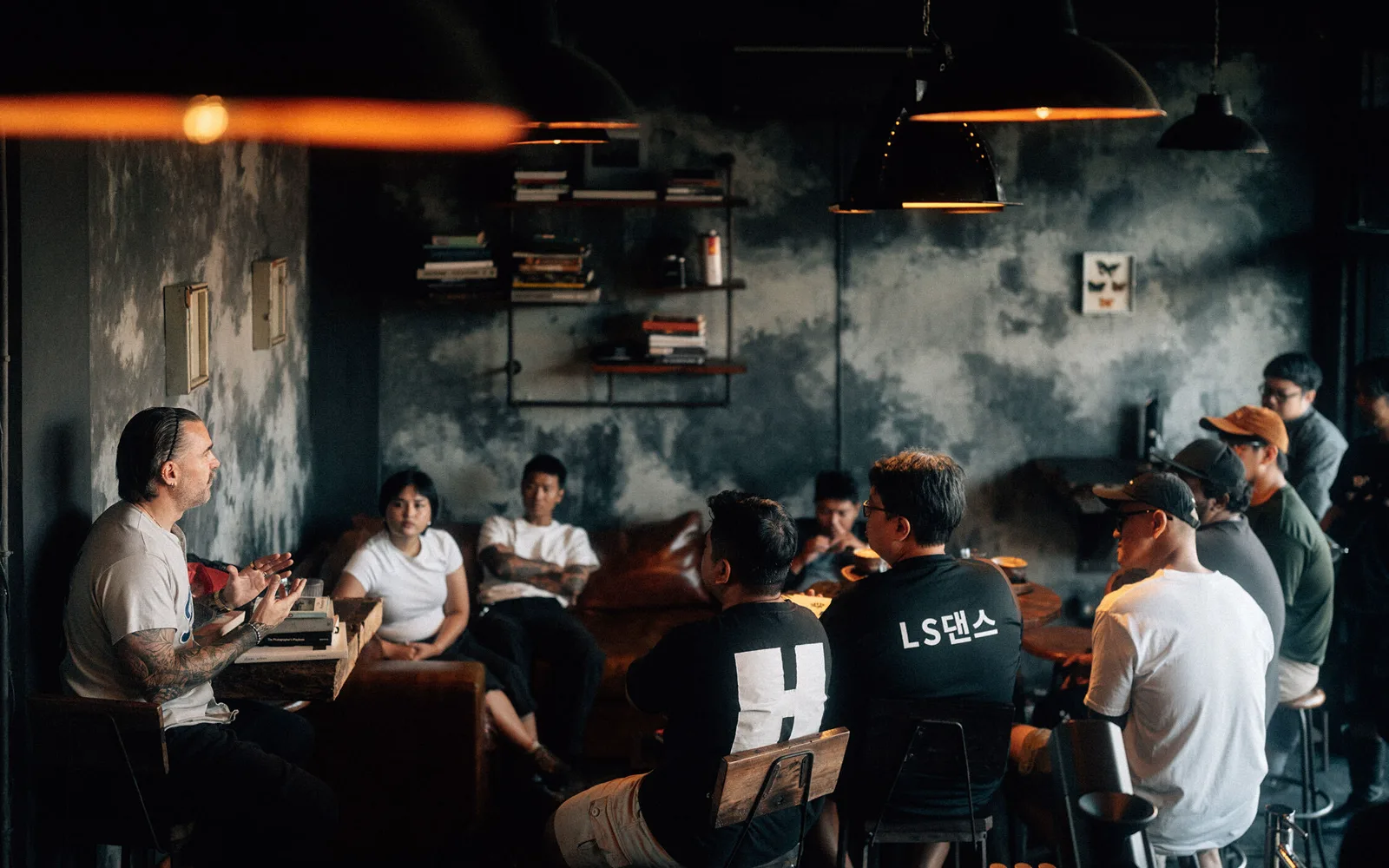 Matt in conversation with a room of photographers at a MOOD Insiders meetup
